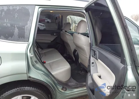 2015 Subaru Forester 2.5I Limited z USA, uszkodzony, nr VIN JF2SJARC0FH540856